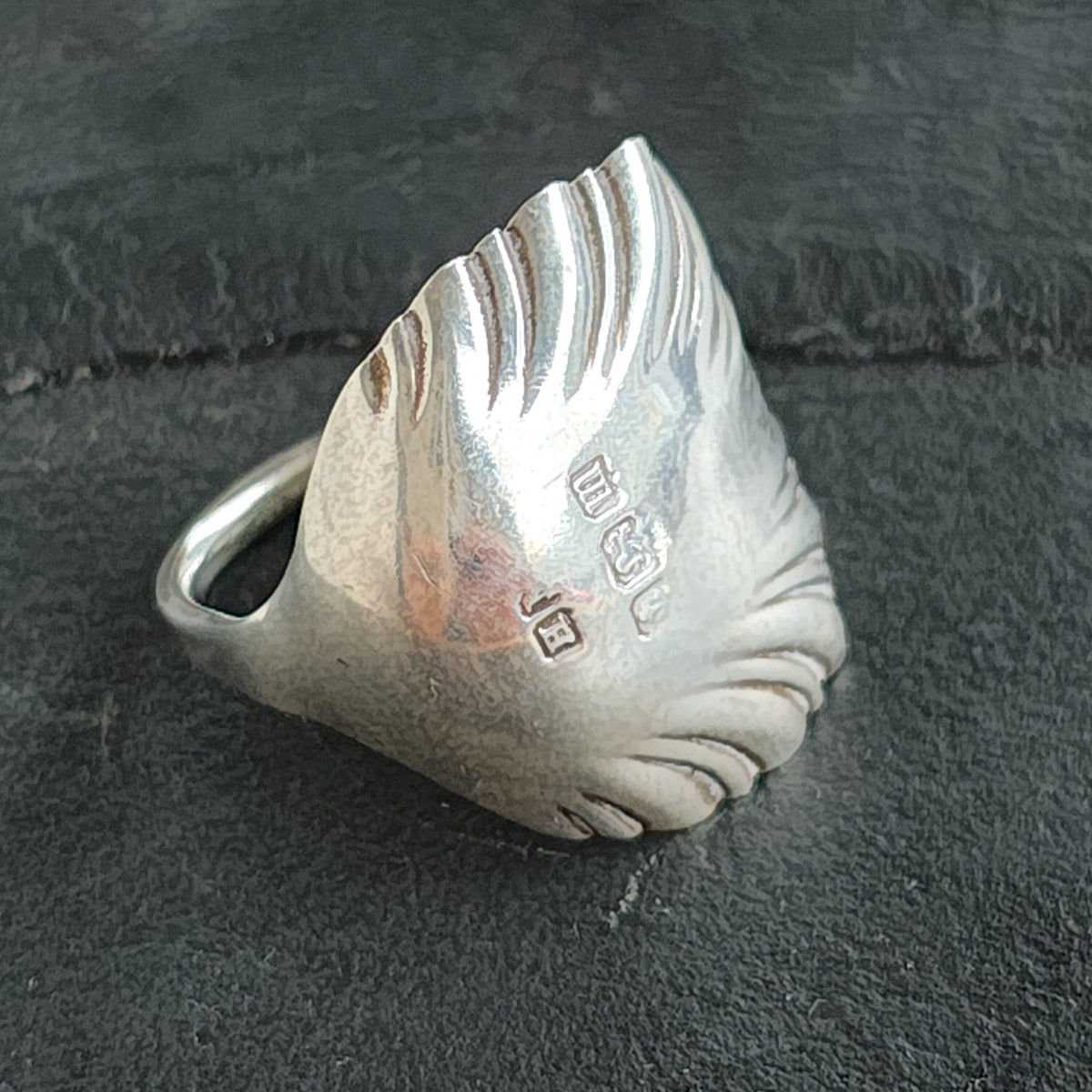 Spoon 'dress ring'.