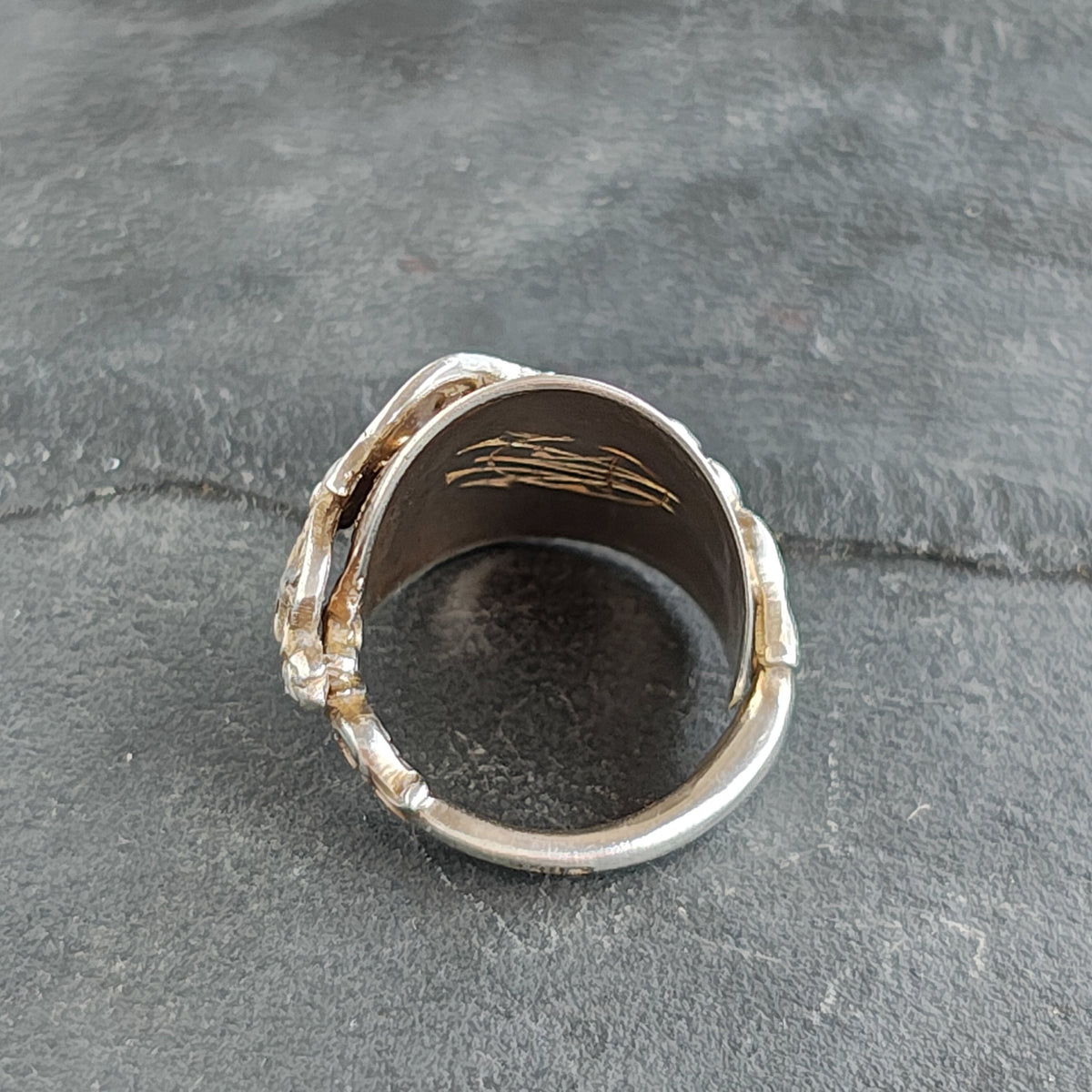 Spoon 'dress ring'.