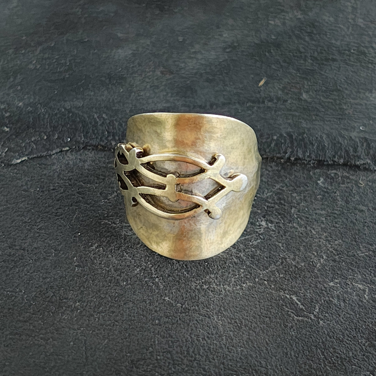 Spoon 'dress ring'.