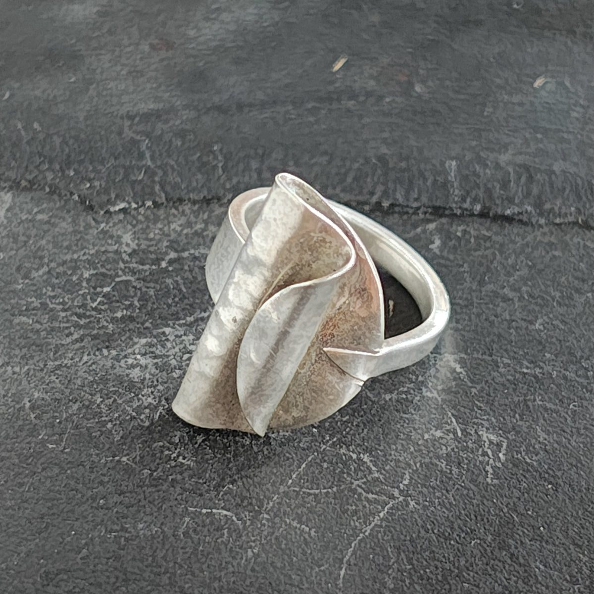 Spoon 'dress ring'.