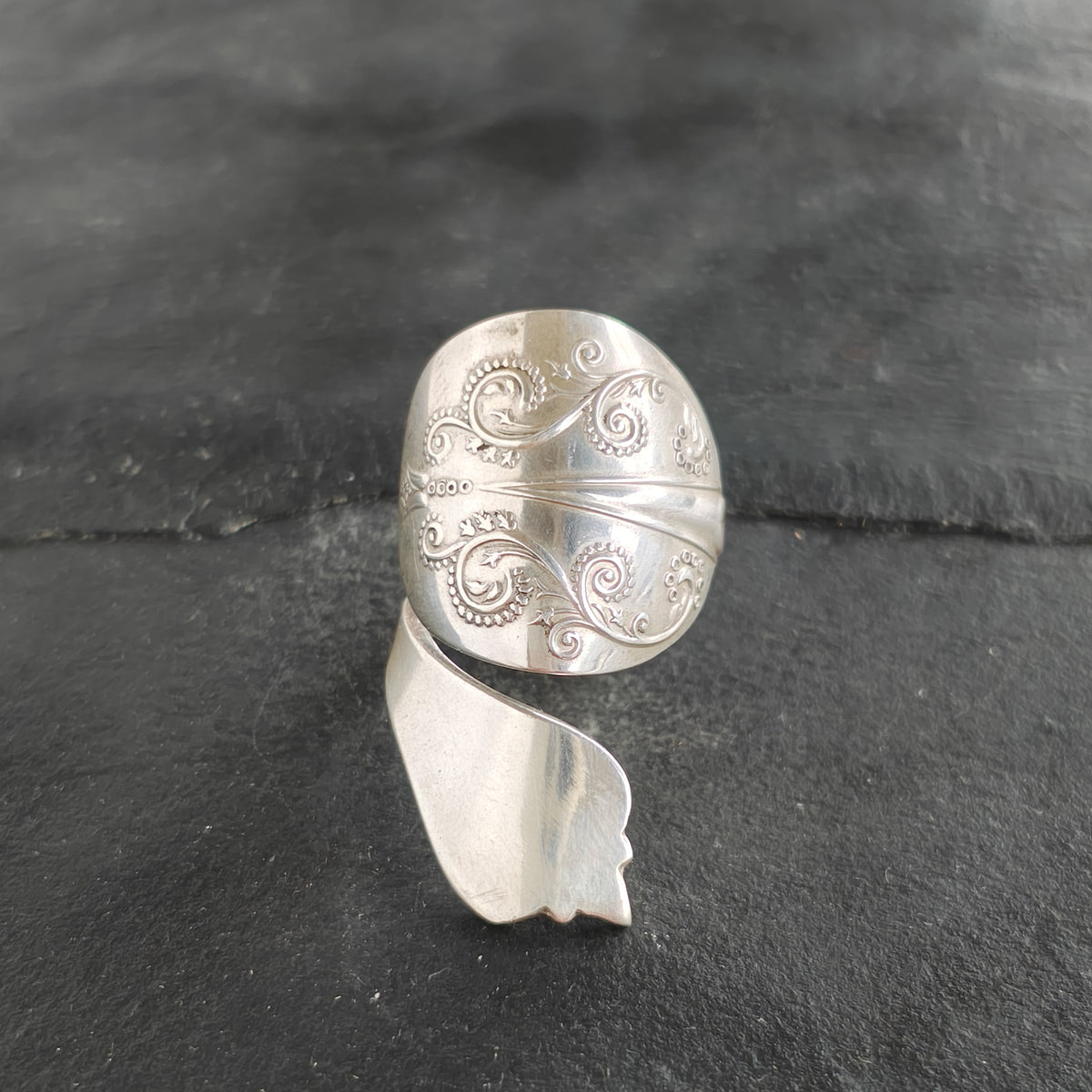 Spoon 'dress ring'.