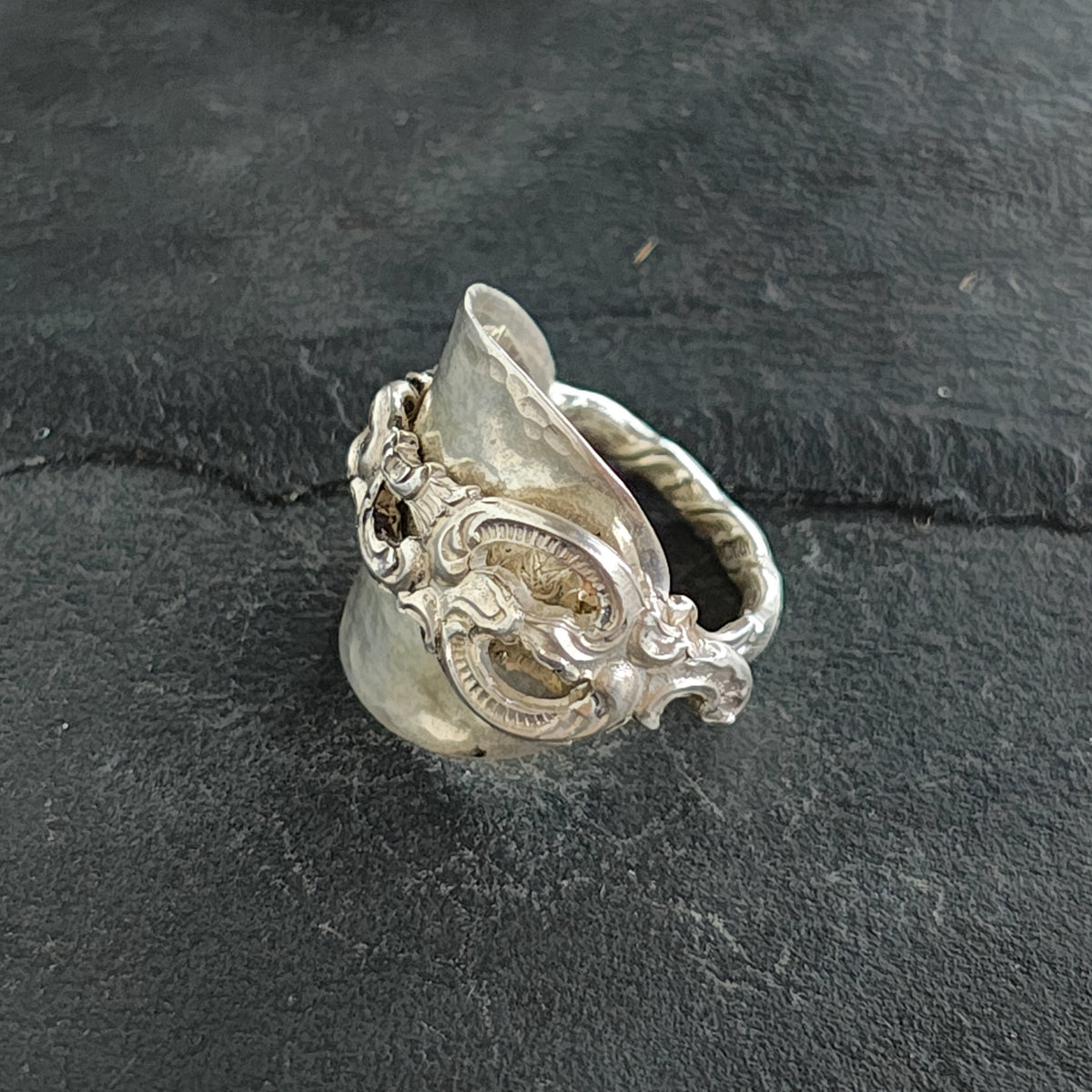 Spoon 'dress ring'.