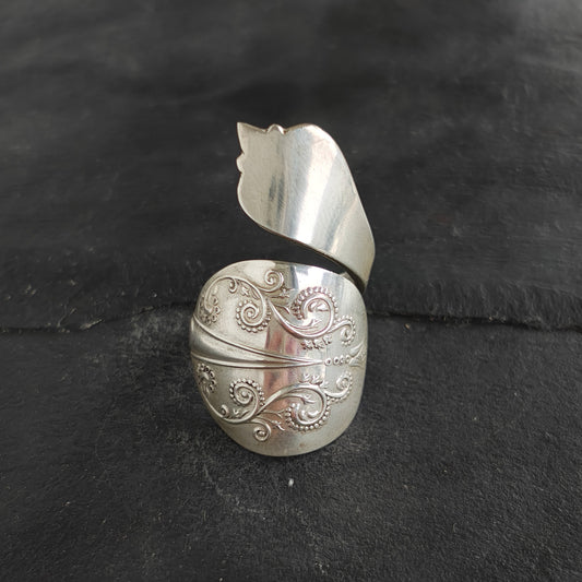 Spoon 'dress ring'.