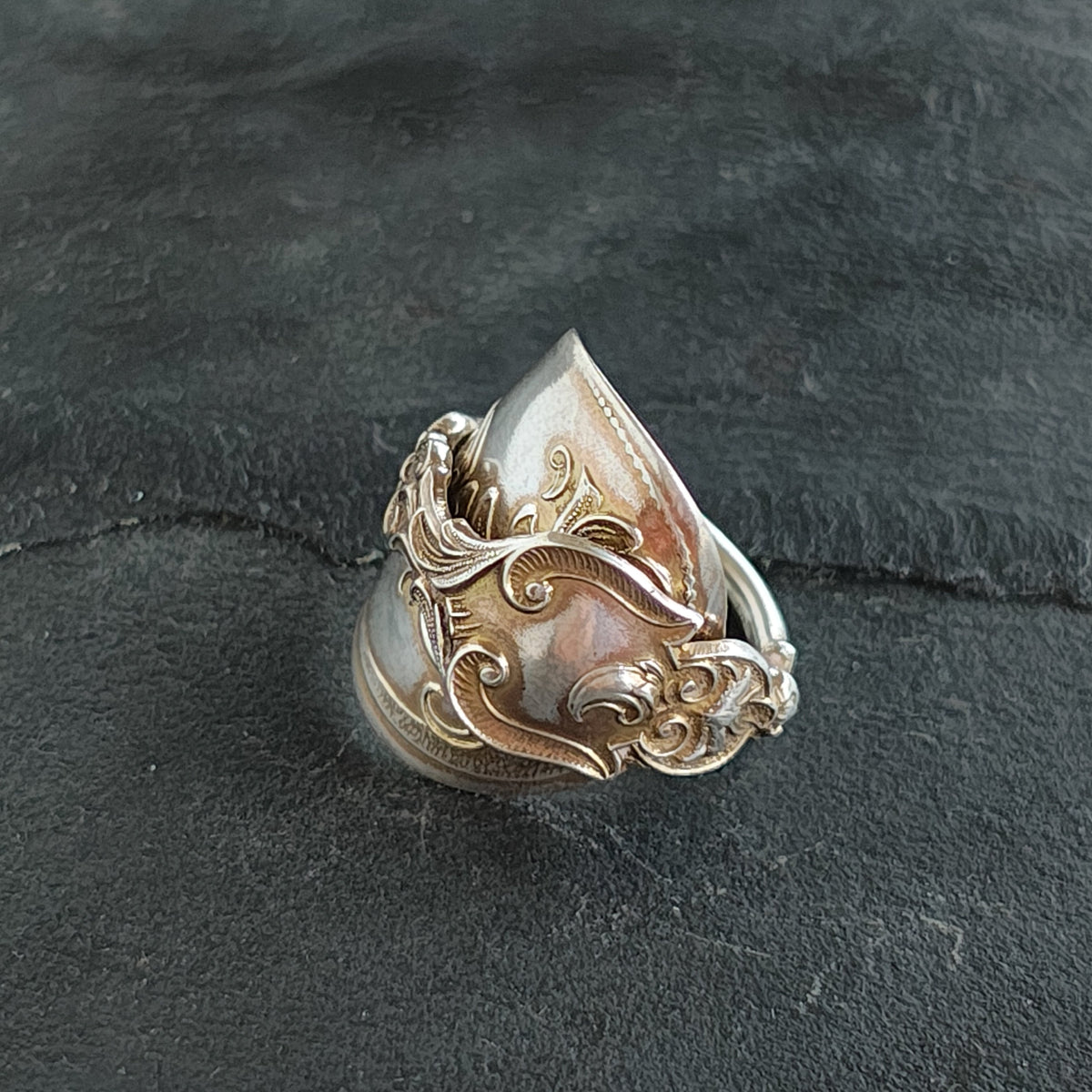 Spoon 'dress ring'.