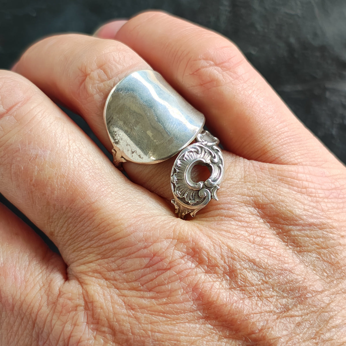 Spoon 'dress ring'.