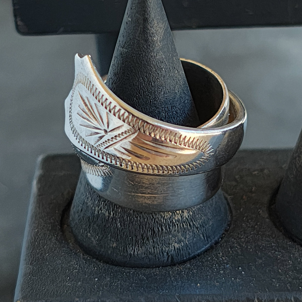 Knife ring.